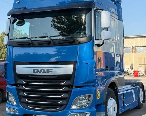 Синий Даф XF 106, объемом двигателя 12.6 л и пробегом 960 тыс. км за 17500 $, фото 1 на Automoto.ua