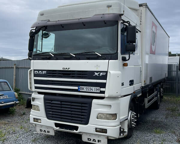 Даф XF 95 2003 у Рівному на Automoto.ua Білий Даф XF 95, об'ємом двигуна 12.58 л та пробігом 2 тис. км за 15500 $, фото 1 на Automoto.ua