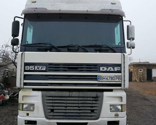 Белый Даф XF 95, объемом двигателя 12.6 л и пробегом 7 тыс. км за 9500 $, фото 1 на Automoto.ua