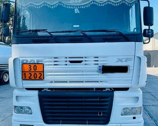 Білий Даф XF 95, об'ємом двигуна 12.58 л та пробігом 113 тис. км за 6000 $, фото 1 на Automoto.ua