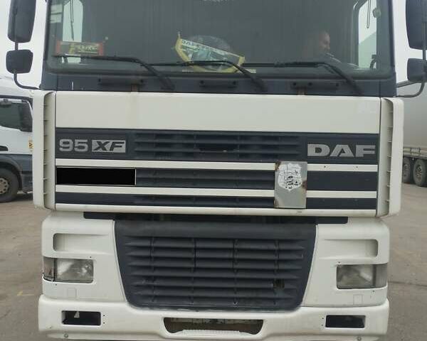 Білий Даф XF 95, об'ємом двигуна 12.65 л та пробігом 441 тис. км за 5500 $, фото 1 на Automoto.ua