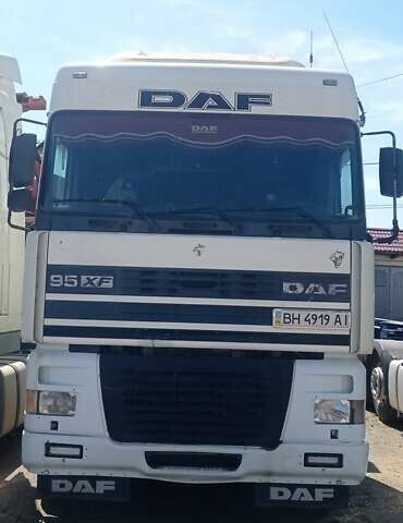 Белый Даф XF 95, объемом двигателя 0 л и пробегом 999 тыс. км за 5000 $, фото 1 на Automoto.ua