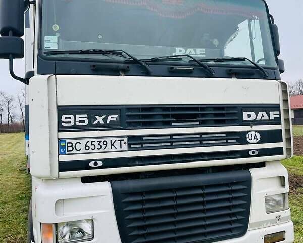 Білий Даф XF 95, об'ємом двигуна 12.58 л та пробігом 80 тис. км за 5500 $, фото 1 на Automoto.ua