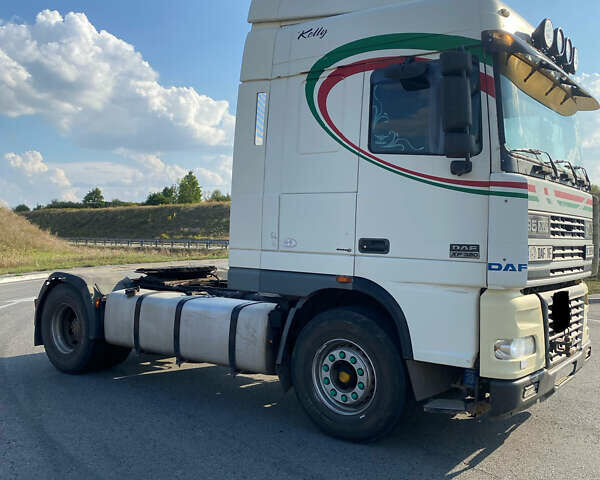 Белый Даф XF 95, объемом двигателя 12.6 л и пробегом 900 тыс. км за 7900 $, фото 1 на Automoto.ua