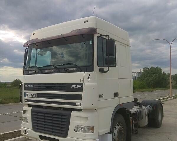 Білий Даф XF 95, об'ємом двигуна 12.58 л та пробігом 700 тис. км за 10500 $, фото 1 на Automoto.ua