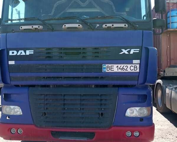 Фиолетовый Даф XF 95, объемом двигателя 12.58 л и пробегом 990 тыс. км за 20000 $, фото 1 на Automoto.ua