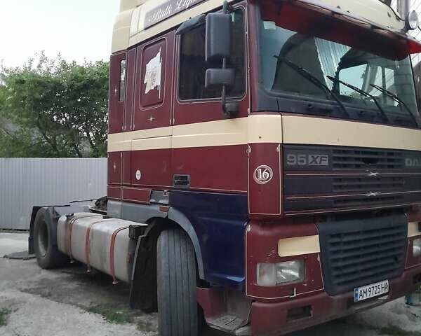 Красный Даф XF 95, объемом двигателя 12.6 л и пробегом 1000 тыс. км за 5000 $, фото 1 на Automoto.ua