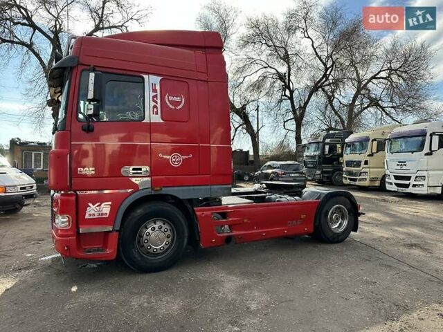 Красный Даф XF 95, объемом двигателя 12 л и пробегом 940 тыс. км за 11699 $, фото 1 на Automoto.ua