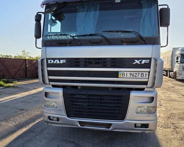 Синий Даф XF 95, объемом двигателя 12.58 л и пробегом 2 тыс. км за 12800 $, фото 1 на Automoto.ua
