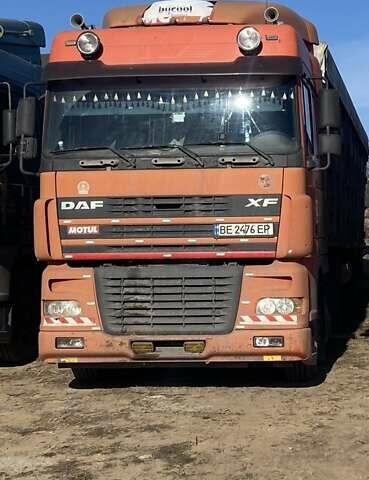 Оранжевый Даф XF 95, объемом двигателя 12.58 л и пробегом 500 тыс. км за 9000 $, фото 1 на Automoto.ua