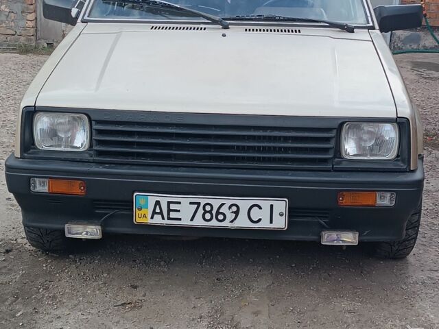 Дайхатсу Шарада 1985 в Кривом Роге на Automoto.ua Бежевый Дайхатсу Шарада, объемом двигателя 1 л и пробегом 191 тыс. км за 750 $, фото 1 на Automoto.ua