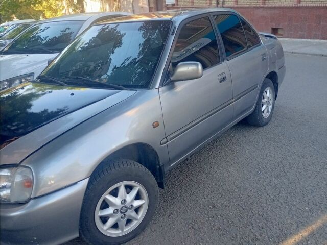 Дайхатсу Charade 1997 у Кропивницькому (Кіровограді) на Automoto.ua Сірий Дайхатсу Charade, об'ємом двигуна 1 л та пробігом 300 тис. км за 2000 $, фото 1 на Automoto.ua