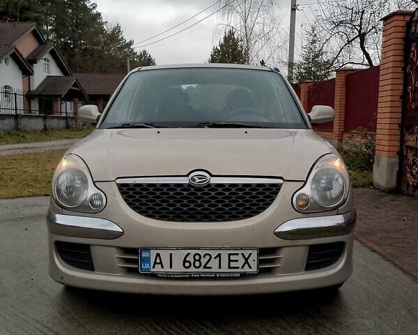 Бежевый Дайхатсу Сирион, объемом двигателя 0.99 л и пробегом 290 тыс. км за 1900 $, фото 1 на Automoto.ua