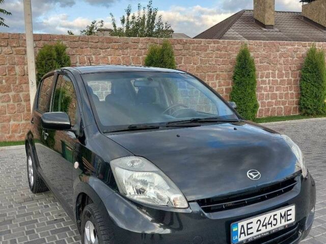 Чорний Дайхатсу Sirion, об'ємом двигуна 1 л та пробігом 208 тис. км за 4500 $, фото 1 на Automoto.ua