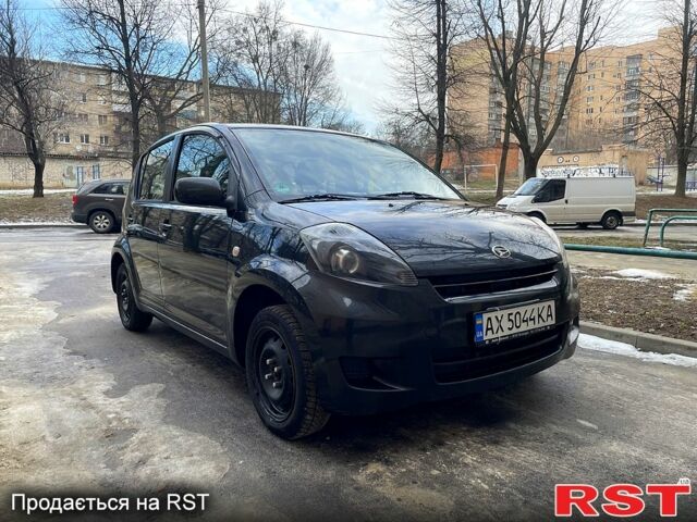 Чорний Дайхатсу Sirion, об'ємом двигуна 1.3 л та пробігом 211 тис. км за 4250 $, фото 1 на Automoto.ua