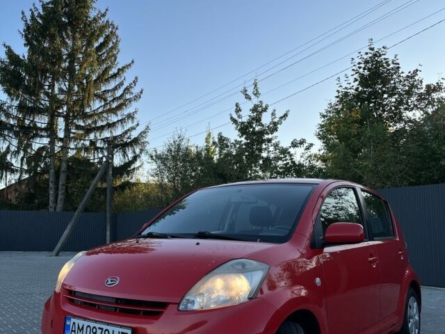 Червоний Дайхатсу Sirion, об'ємом двигуна 1 л та пробігом 155 тис. км за 3400 $, фото 1 на Automoto.ua