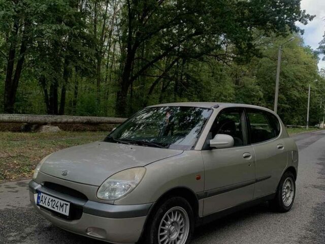 Сірий Дайхатсу Sirion, об'ємом двигуна 1 л та пробігом 200 тис. км за 2600 $, фото 1 на Automoto.ua