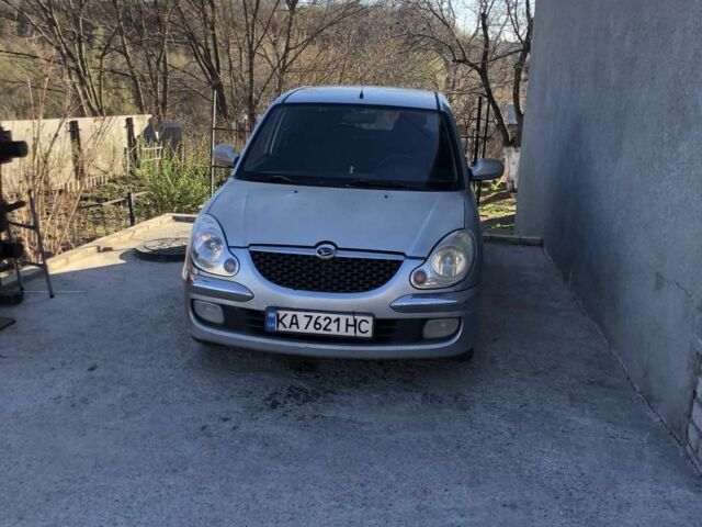 Серый Дайхатсу Сирион, объемом двигателя 1.3 л и пробегом 238 тыс. км за 3100 $, фото 1 на Automoto.ua