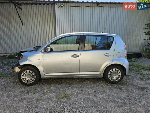 Сірий Дайхатсу Sirion, об'ємом двигуна 1.3 л та пробігом 180 тис. км за 1400 $, фото 1 на Automoto.ua