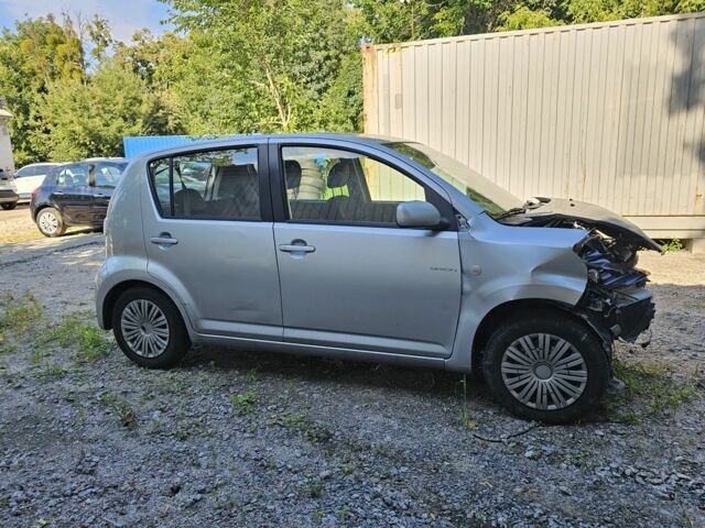 Сірий Дайхатсу Sirion, об'ємом двигуна 1.3 л та пробігом 180 тис. км за 1900 $, фото 1 на Automoto.ua