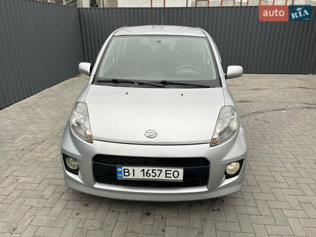 Серый Дайхатсу Сирион, объемом двигателя 1.5 л и пробегом 273 тыс. км за 3600 $, фото 1 на Automoto.ua