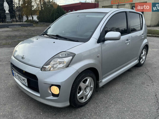 Сірий Дайхатсу Sirion, об'ємом двигуна 1.5 л та пробігом 236 тис. км за 6100 $, фото 1 на Automoto.ua