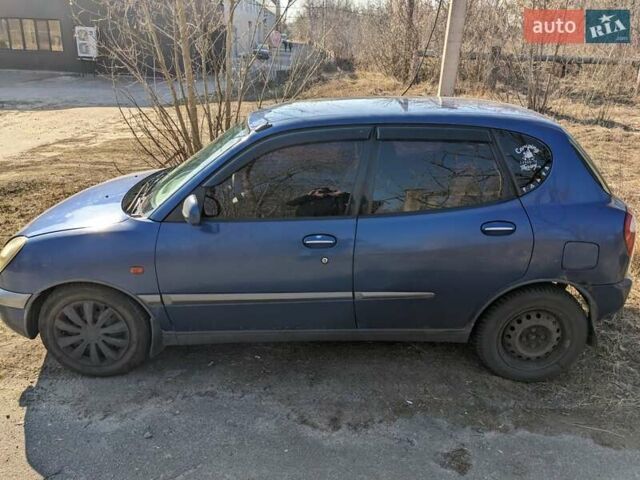 Синій Дайхатсу Sirion, об'ємом двигуна 1 л та пробігом 250 тис. км за 1800 $, фото 1 на Automoto.ua