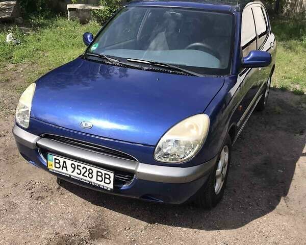 Синій Дайхатсу Sirion, об'ємом двигуна 0.99 л та пробігом 50 тис. км за 3200 $, фото 1 на Automoto.ua