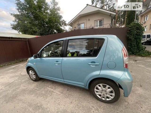 Синій Дайхатсу Sirion, об'ємом двигуна 1.3 л та пробігом 240 тис. км за 4000 $, фото 1 на Automoto.ua