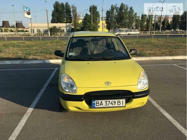 Помаранчевий Дайхатсу Sirion, об'ємом двигуна 0 л та пробігом 198 тис. км за 3400 $, фото 1 на Automoto.ua