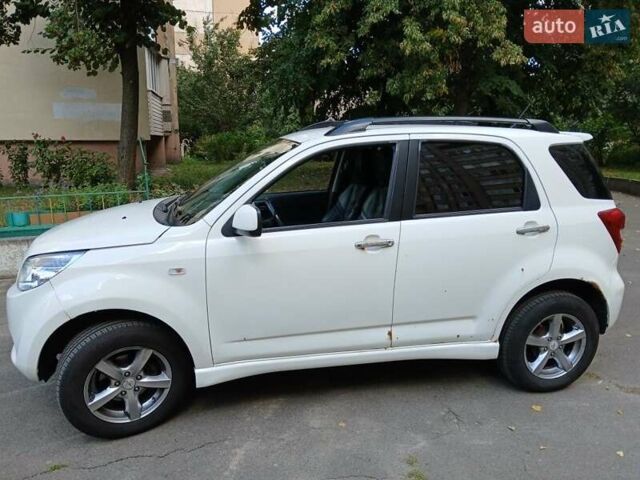 Дайхатсу Terios 2008 у Броварах на Automoto.ua Білий Дайхатсу Terios, об'ємом двигуна 1.5 л та пробігом 220 тис. км за 6800 $, фото 1 на Automoto.ua