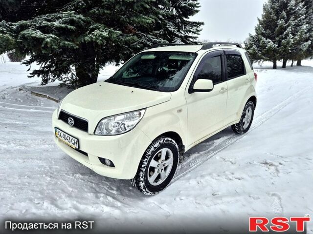 Белый Дайхатсу Териос, объемом двигателя 1.5 л и пробегом 84 тыс. км за 7200 $, фото 1 на Automoto.ua