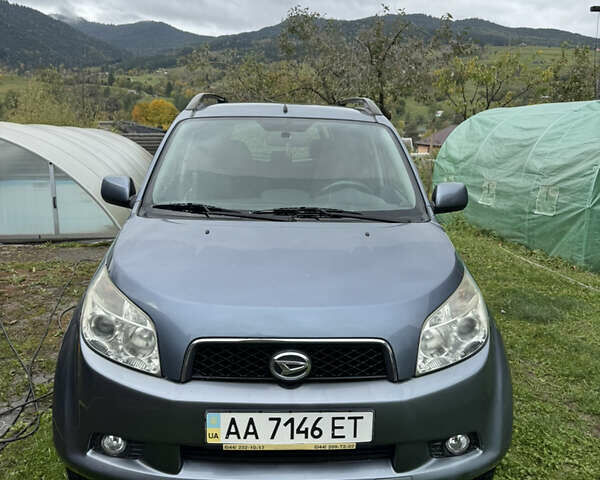 Дайхатсу Terios 2007 у Рахове на Automoto.ua Сірий Дайхатсу Terios, об'ємом двигуна 1.5 л та пробігом 121 тис. км за 7200 $, фото 1 на Automoto.ua