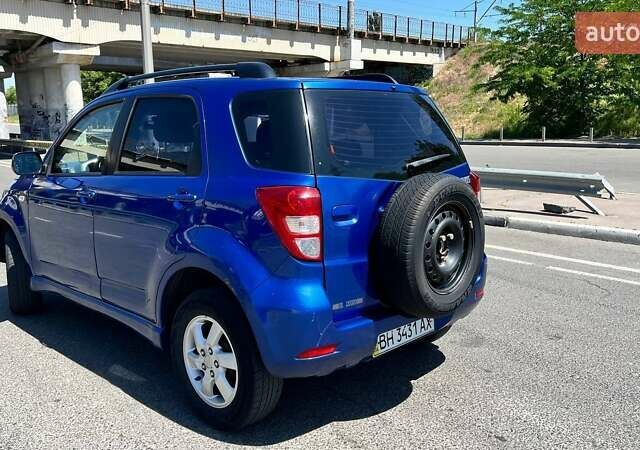 Синій Дайхатсу Terios, об'ємом двигуна 1.5 л та пробігом 220 тис. км за 8000 $, фото 1 на Automoto.ua