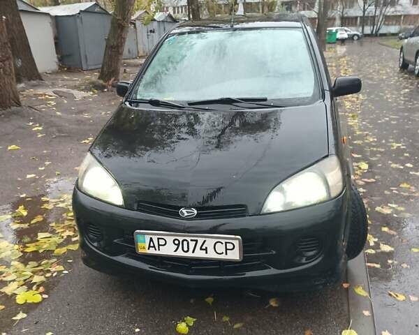 Чорний Дайхатсу YRV, об'ємом двигуна 1.3 л та пробігом 310 тис. км за 1700 $, фото 1 на Automoto.ua