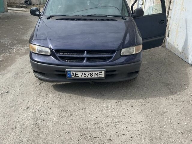 Синий Додж 600, объемом двигателя 2.5 л и пробегом 300 тыс. км за 1938 $, фото 1 на Automoto.ua