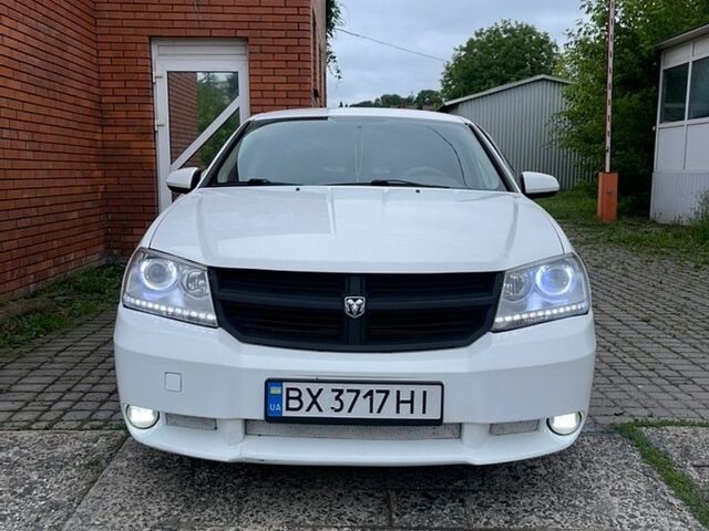 Білий Додж Avenger, об'ємом двигуна 1.97 л та пробігом 330 тис. км за 4150 $, фото 1 на Automoto.ua