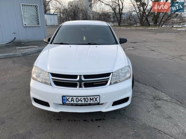 Белый Додж Авенджер, объемом двигателя 2.4 л и пробегом 174 тыс. км за 8500 $, фото 1 на Automoto.ua