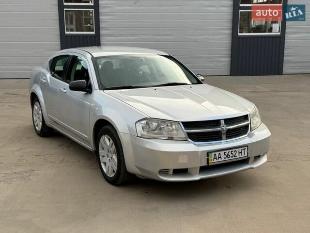 Серый Додж Авенджер, объемом двигателя 2 л и пробегом 180 тыс. км за 4500 $, фото 1 на Automoto.ua