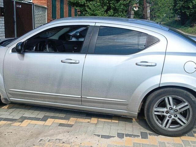 Серый Додж Авенджер, объемом двигателя 2.36 л и пробегом 260 тыс. км за 3500 $, фото 1 на Automoto.ua