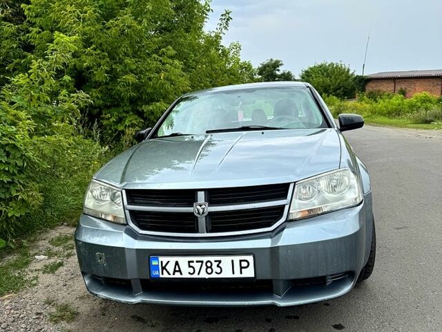 Серый Додж Авенджер, объемом двигателя 2 л и пробегом 580 тыс. км за 4700 $, фото 1 на Automoto.ua