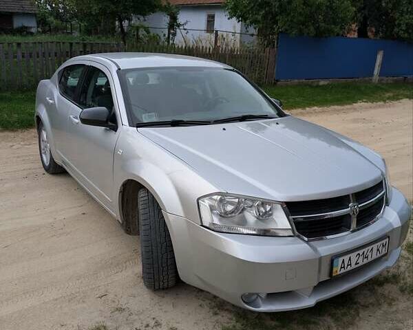Серый Додж Авенджер, объемом двигателя 2.4 л и пробегом 141 тыс. км за 8500 $, фото 1 на Automoto.ua