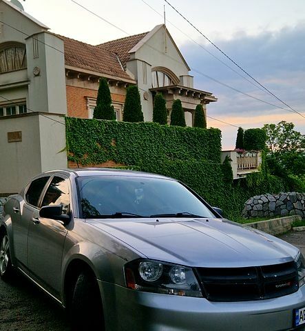 Сірий Додж Avenger, об'ємом двигуна 2.4 л та пробігом 157 тис. км за 5200 $, фото 1 на Automoto.ua
