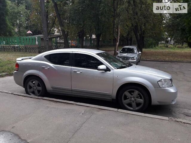 Сірий Додж Avenger, об'ємом двигуна 2.4 л та пробігом 138 тис. км за 7600 $, фото 1 на Automoto.ua