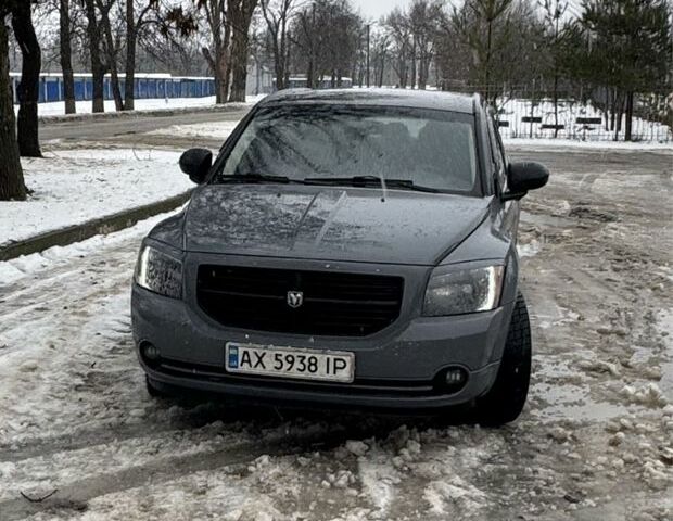 Серый Додж Калибер, объемом двигателя 2 л и пробегом 268 тыс. км за 6450 $, фото 1 на Automoto.ua