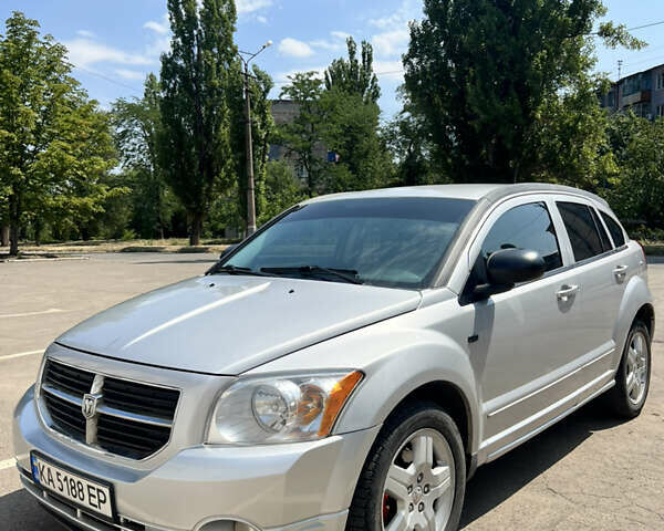 Серый Додж Калибер, объемом двигателя 2 л и пробегом 302 тыс. км за 5700 $, фото 1 на Automoto.ua