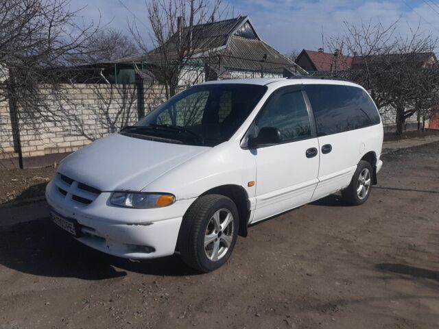 Белый Додж Караван, объемом двигателя 3.3 л и пробегом 1 тыс. км за 3600 $, фото 1 на Automoto.ua