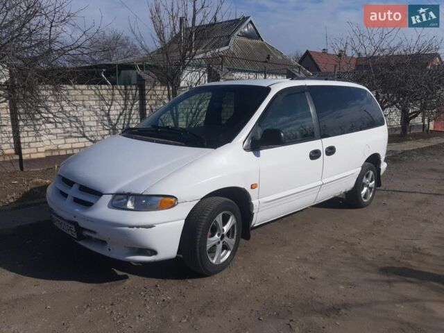 Білий Додж Caravan, об'ємом двигуна 3.3 л та пробігом 111 тис. км за 3500 $, фото 1 на Automoto.ua