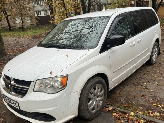 Белый Додж Караван, объемом двигателя 3.6 л и пробегом 250 тыс. км за 12000 $, фото 1 на Automoto.ua