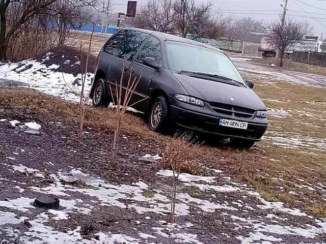 Чорний Додж Caravan, об'ємом двигуна 2.5 л та пробігом 0 тис. км за 3000 $, фото 1 на Automoto.ua